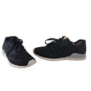 Treadlite by UGG Tye Black Suede Leather Sneaker sz 7.5 1016674 Casual Travel